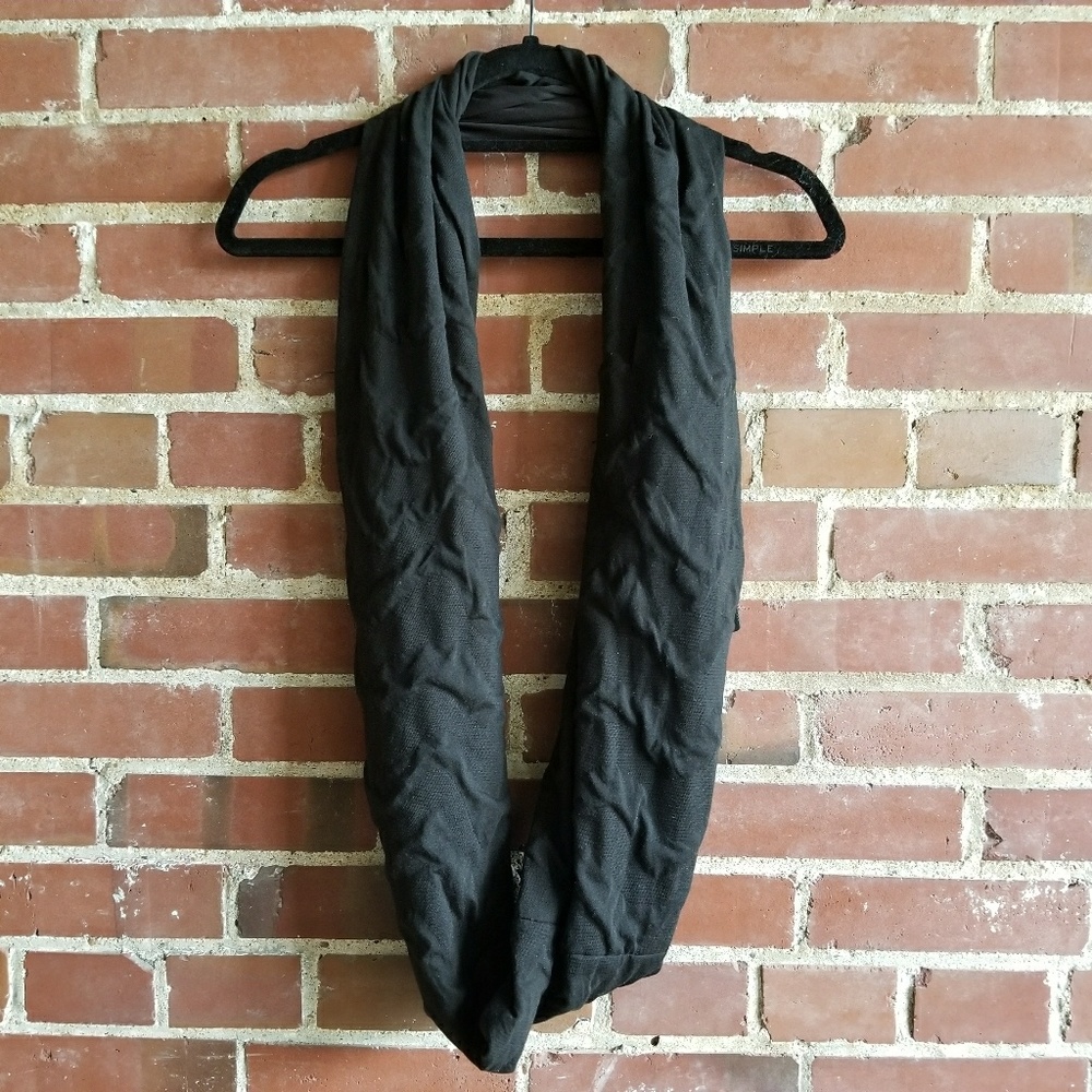 (SHOLDIT) Hidden Pocket Infinity Scarf